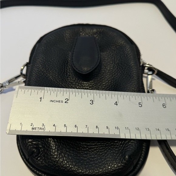 DIVINA FIRENZE Beautiful Italian Leather Crossbody - Picture 13 of 15